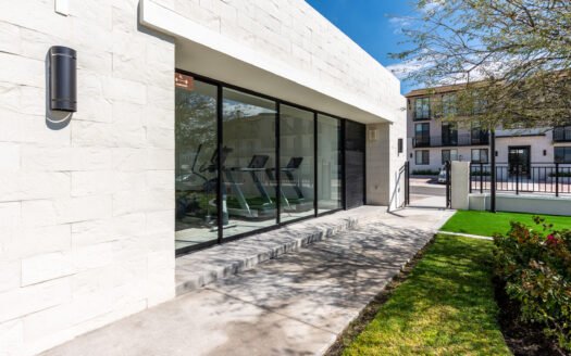 El Refugio- Torre de Piedra Jacarandas